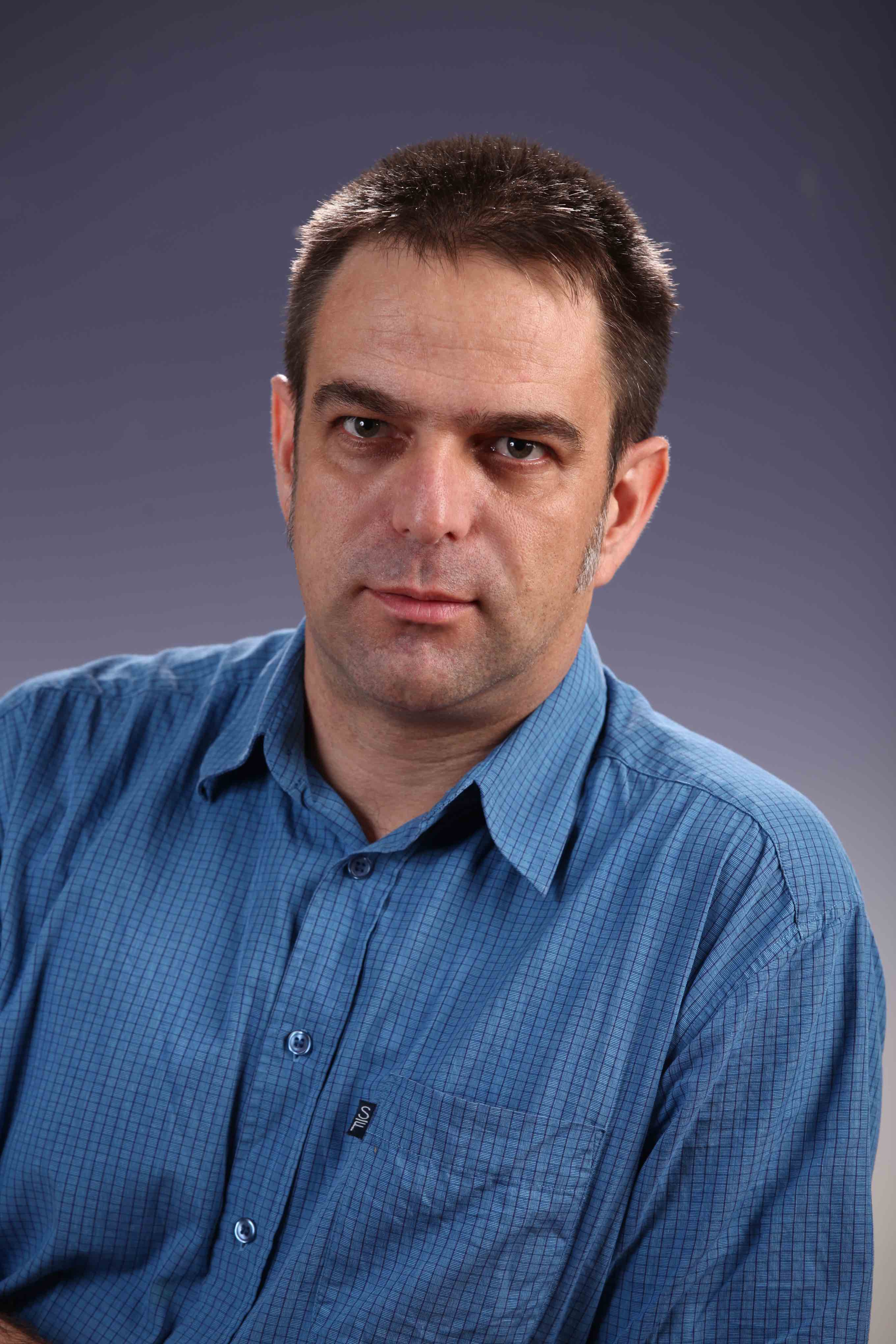 Go to the profile of Balint Laszlo Balint