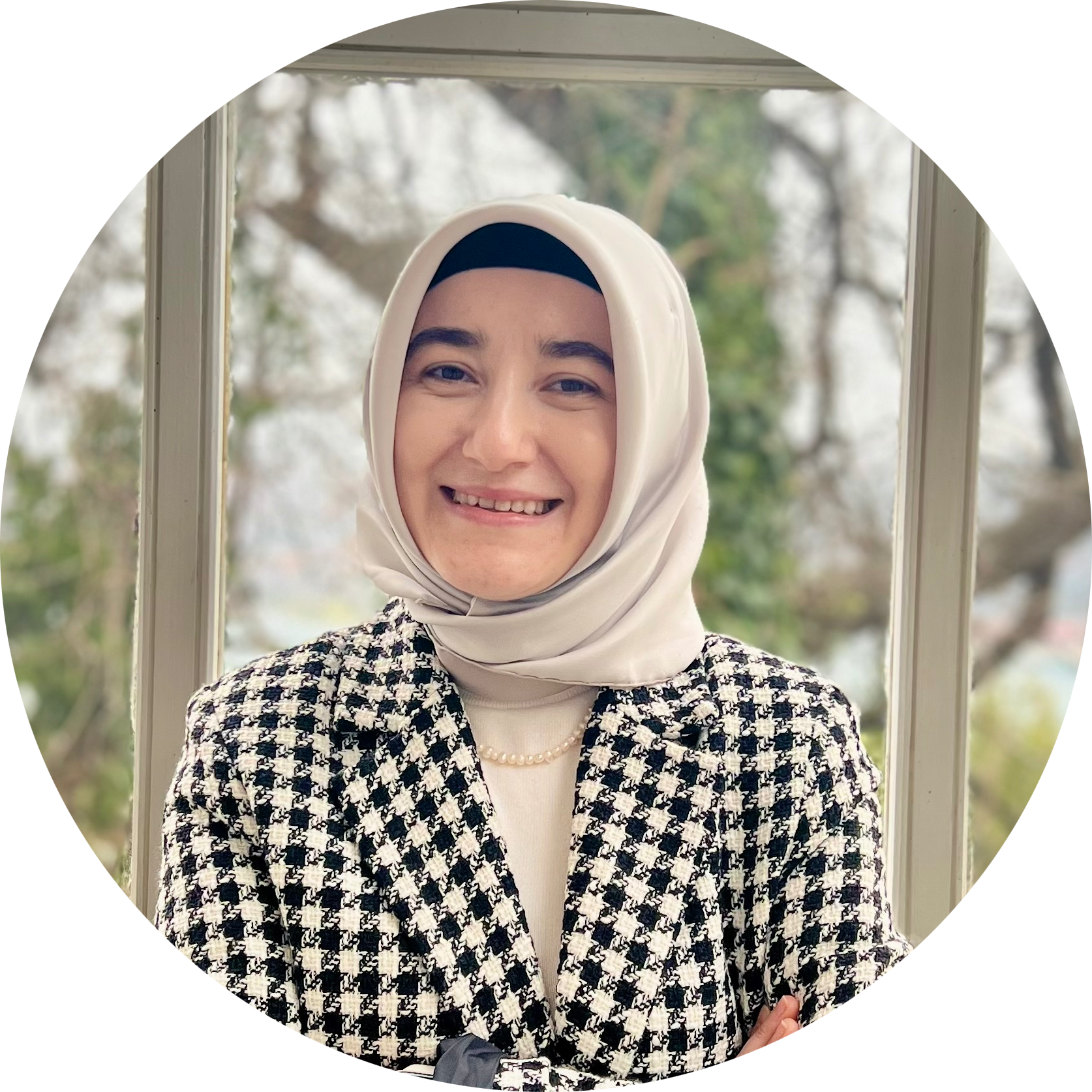 Go to the profile of Emine Kazanc